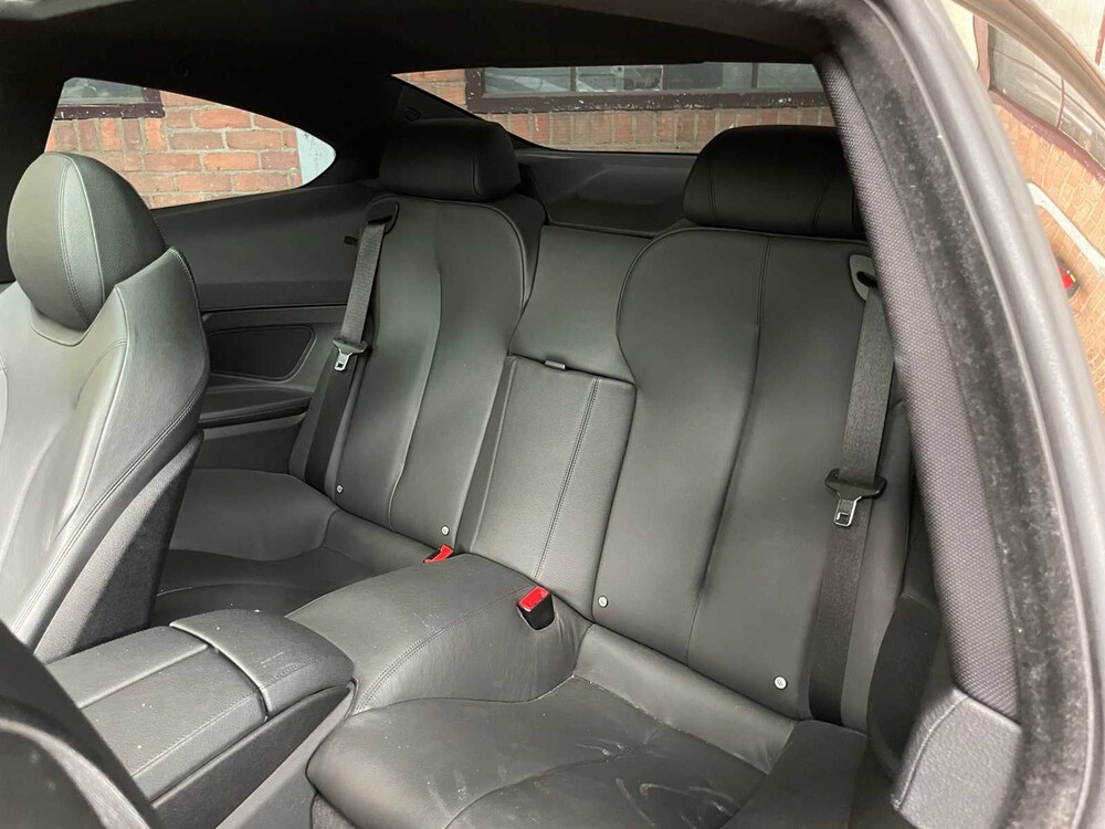 BMW 650i Coupé M-Sport 4.4 V8 450pk 2012 6-serie