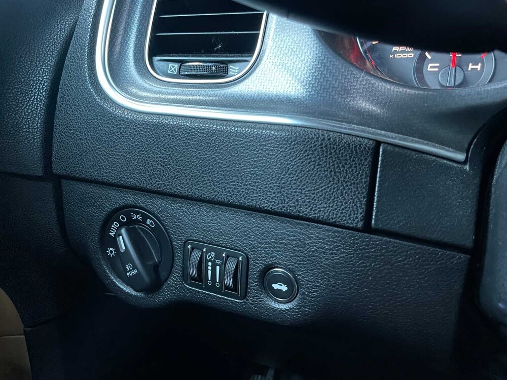 Dodge Charger RT HEMI 5.7 V8 375pk 2013