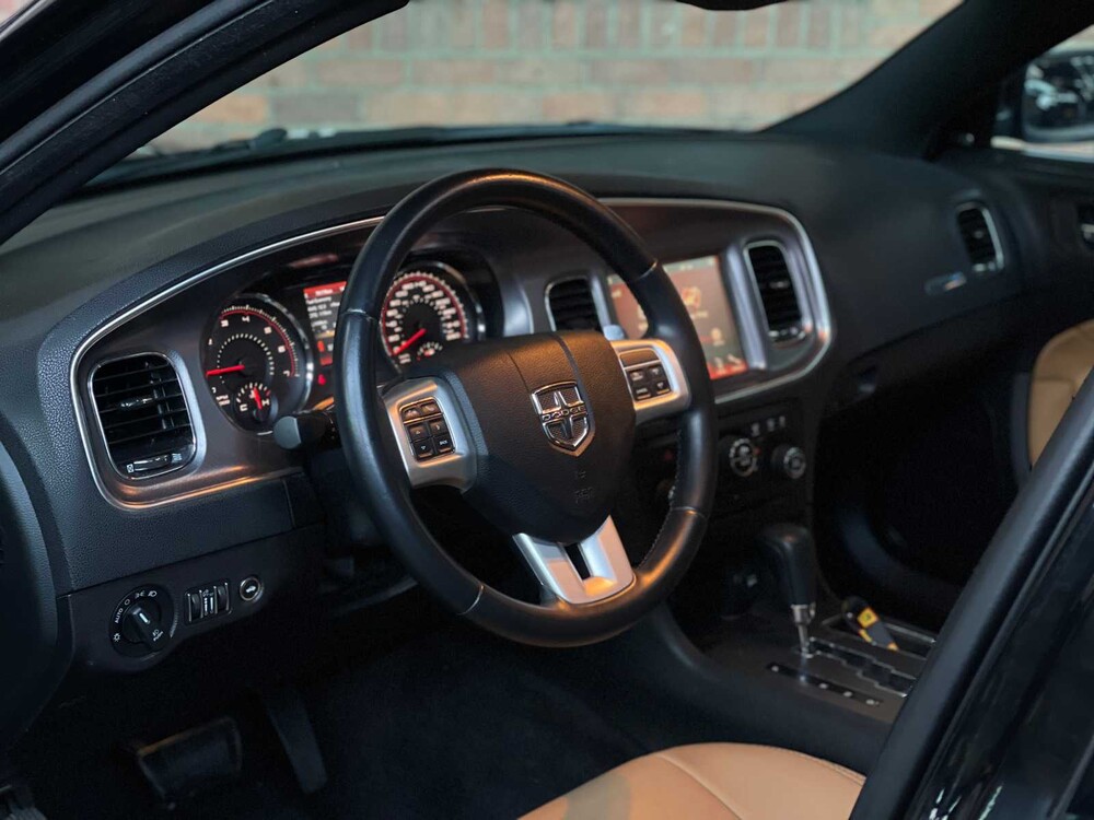 Dodge Charger RT HEMI 5.7 V8 375pk 2013