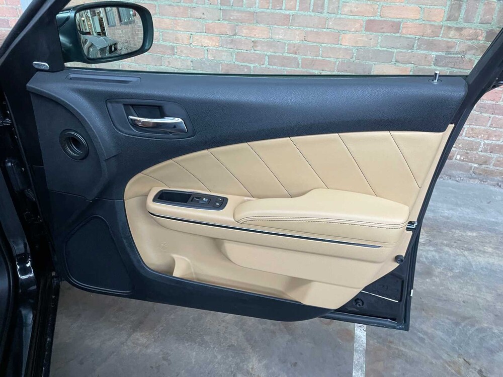 Dodge Charger RT HEMI 5.7 V8 375pk 2013