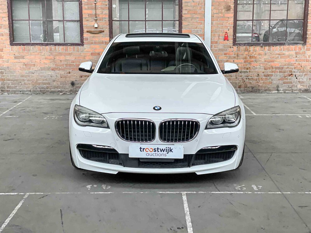 BMW ActiveHybrid7 M-Sport 3.0 L6 354pk 2014 7-serie 