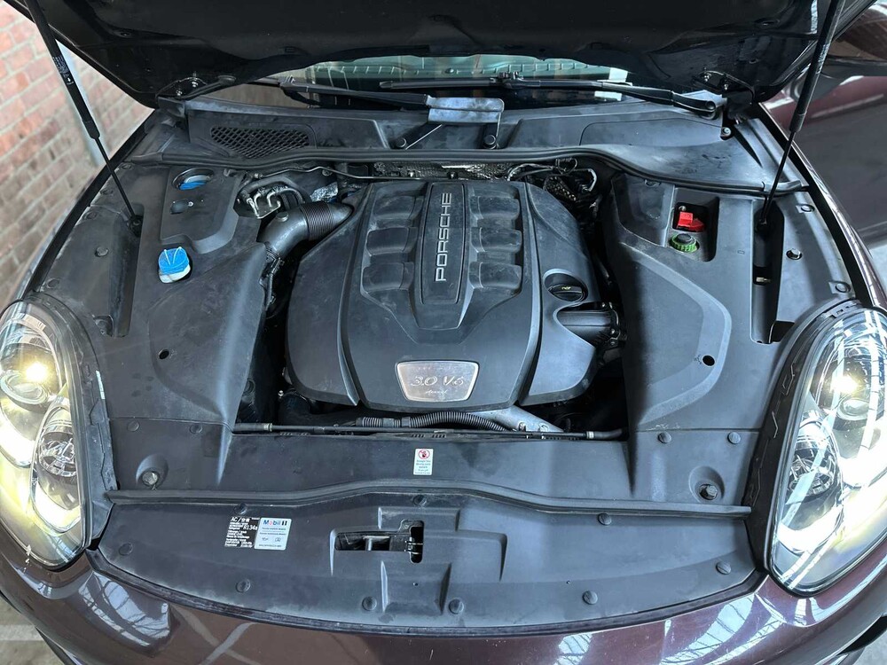 Porsche Cayenne 3.0 D V6 Platinum Edition (FACELIFT) 239pk 2017, G-774-RB