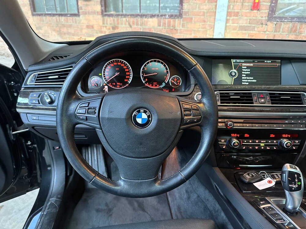 BMW ActiveHybrid7 F04 4.4 V8 465pk 2011