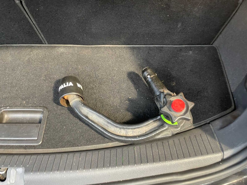 Volkswagen Touran 1.4 TSI Comfl. Eco 150hp 2012, HJL-34-B