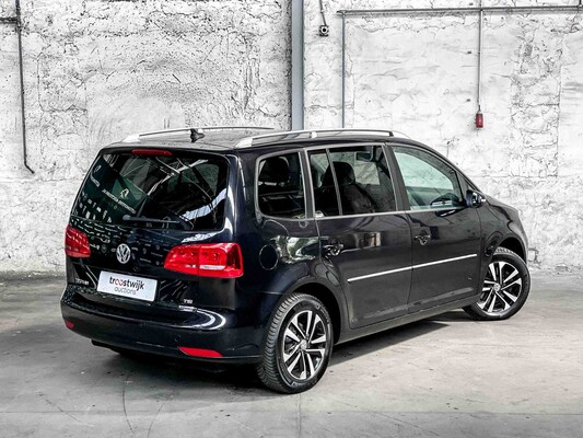 Volkswagen Touran 1.4 TSI Comfl. Eco 150pk 2012, HJL-34-B