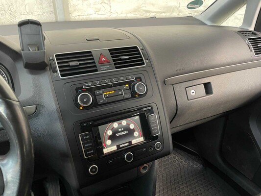 Volkswagen Touran 1.4 TSI Comfl. Eco 150pk 2012, HJL-34-B