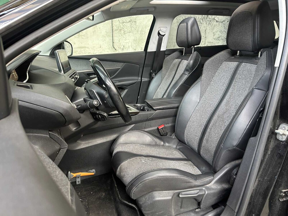 Peugeot 5008 1.2 PureTech Allure 131hp 2018, SN-451-R