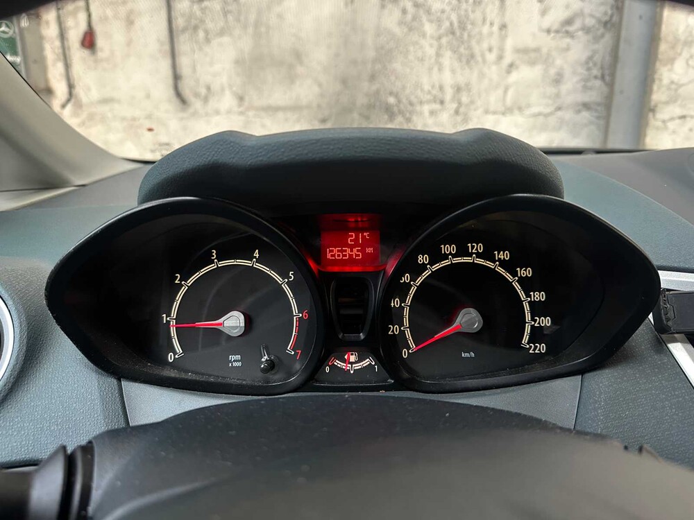 Ford Fiesta 1.6 Ghia 120hp 2010, R-735-PH