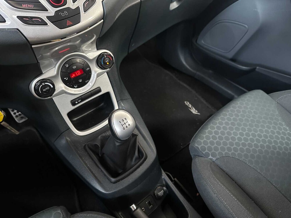 Ford Fiesta 1.6 Ghia 120hp 2010, R-735-PH