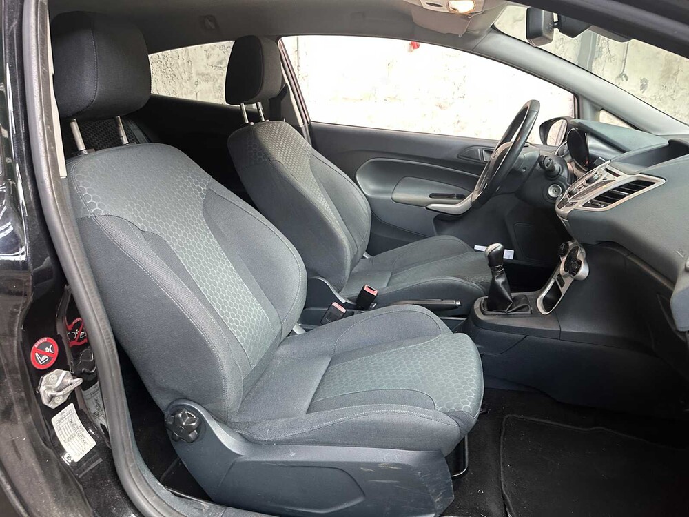 Ford Fiesta 1.6 Ghia 120hp 2010, R-735-PH