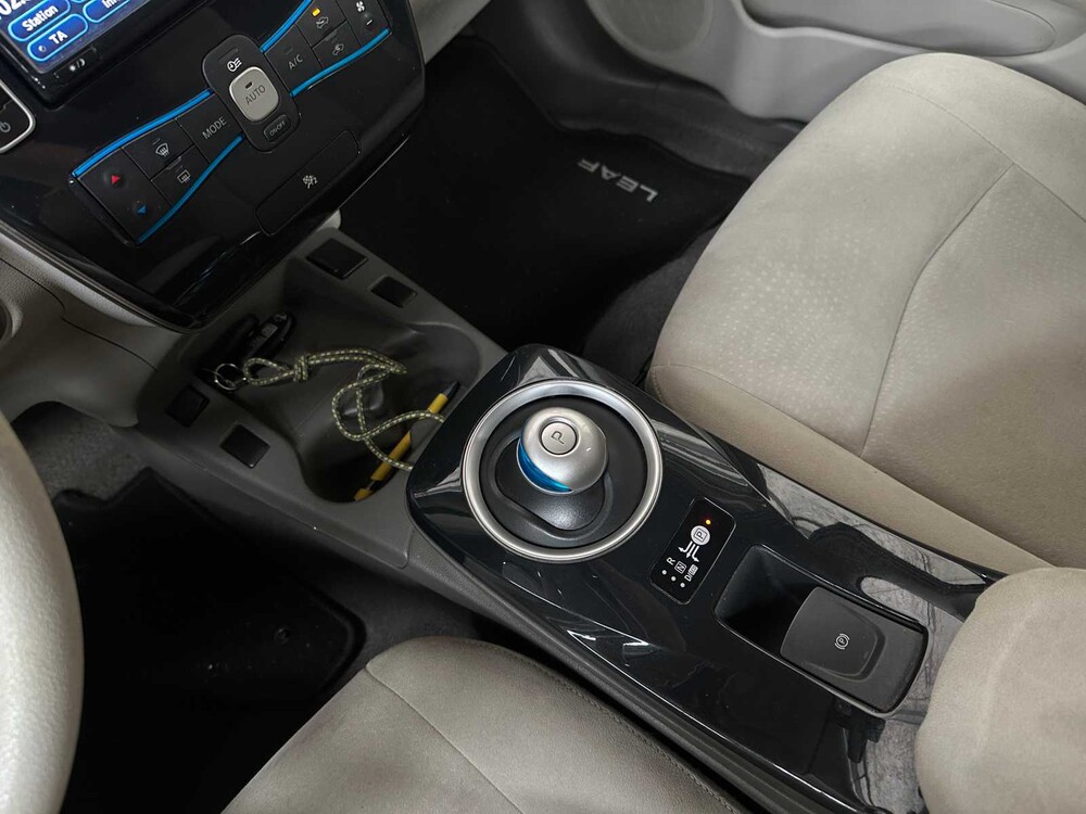 Nissan LEAF Base 24 kWh 2012, 20-ZDD-3