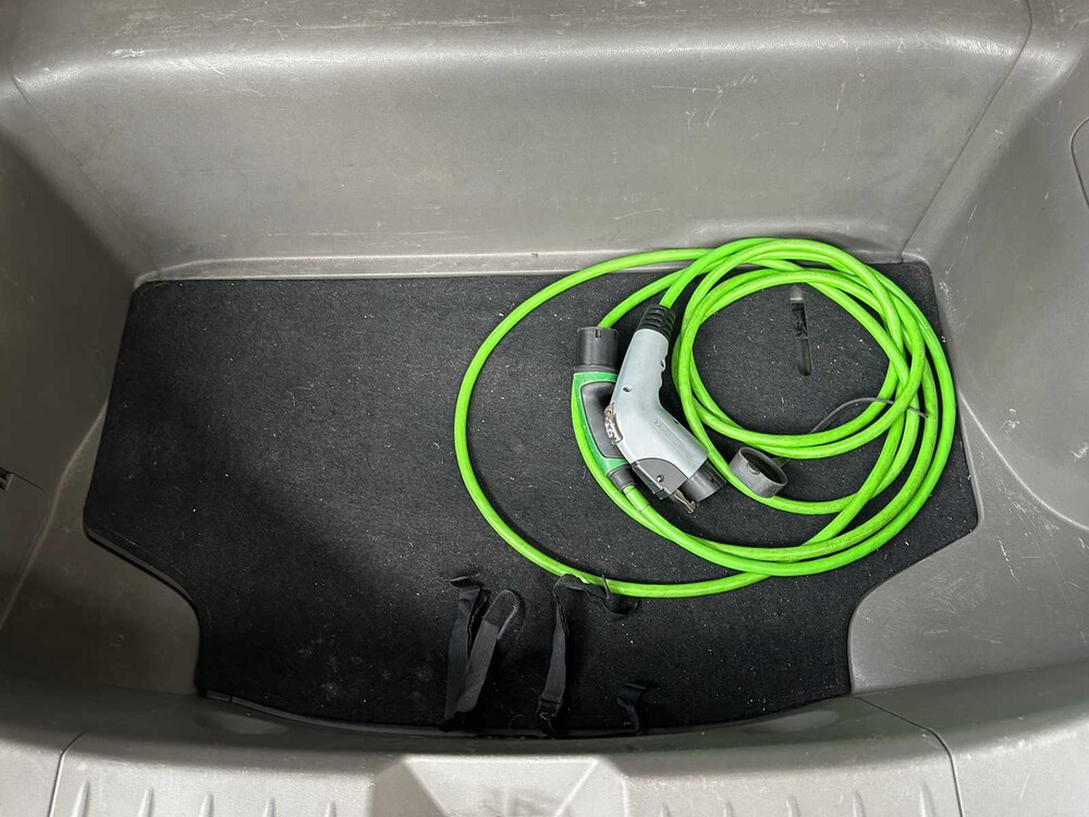 Nissan LEAF Base 24 kWh 2012, 20-ZDD-3