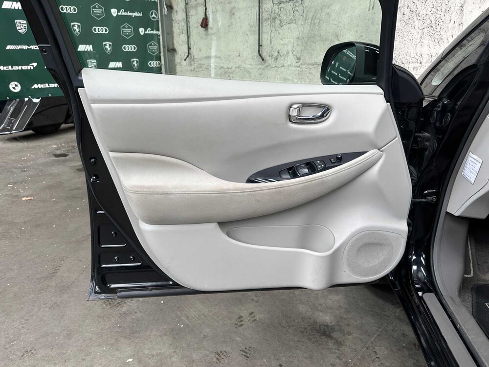 Nissan LEAF Base 24 kWh 2012, 20-ZDD-3