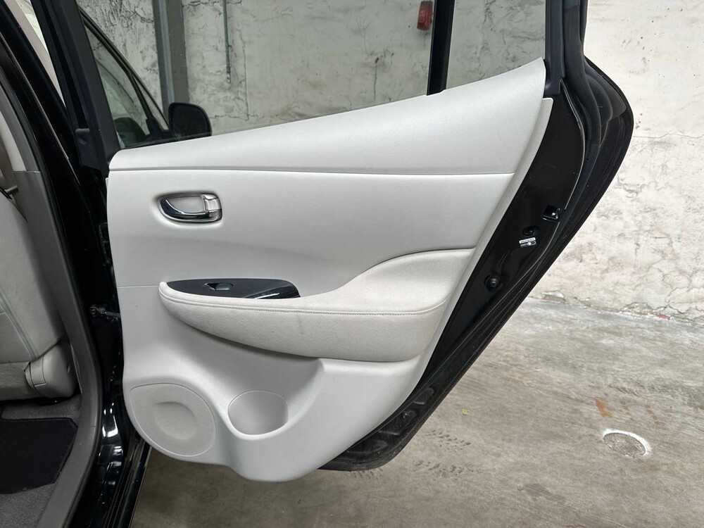 Nissan LEAF Base 24 kWh 2012, 20-ZDD-3