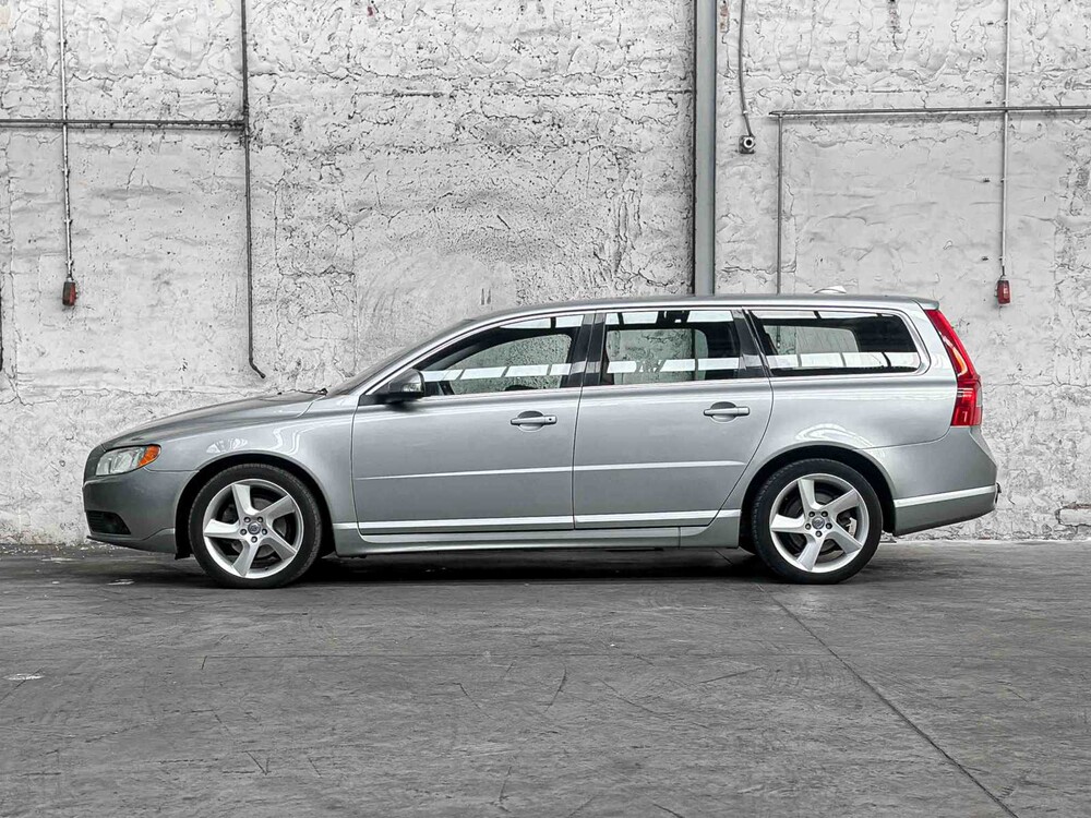 Volvo V70 2.4D Momentum 175hp 2010, 48-KXP-9