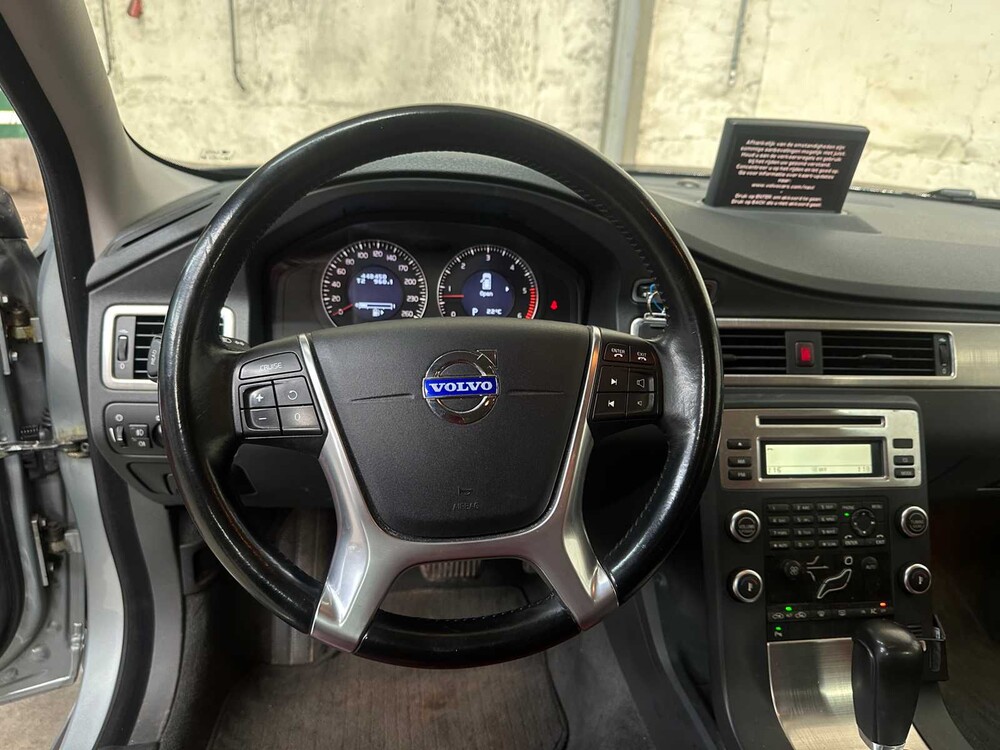 Volvo V70 2.4D Momentum 175hp 2010, 48-KXP-9