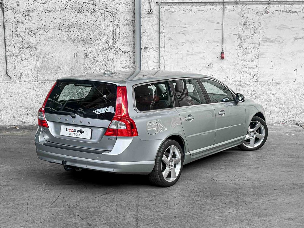 Volvo V70 2.4D Momentum 175hp 2010, 48-KXP-9