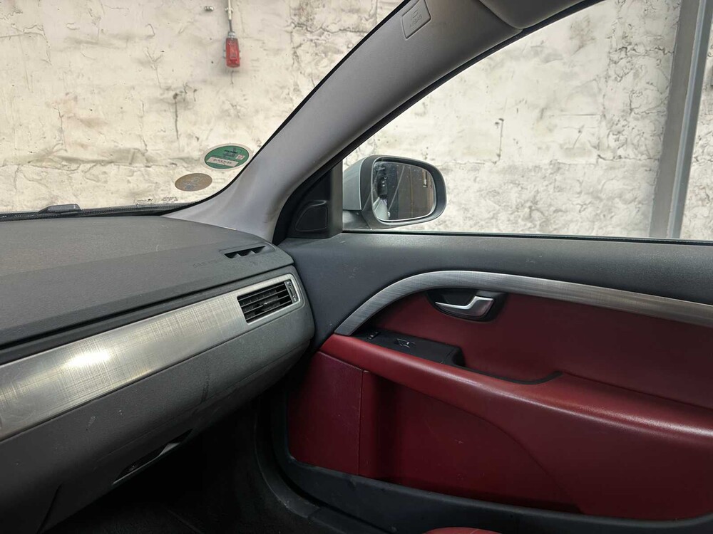 Volvo V70 2.4D Momentum 175hp 2010, 48-KXP-9