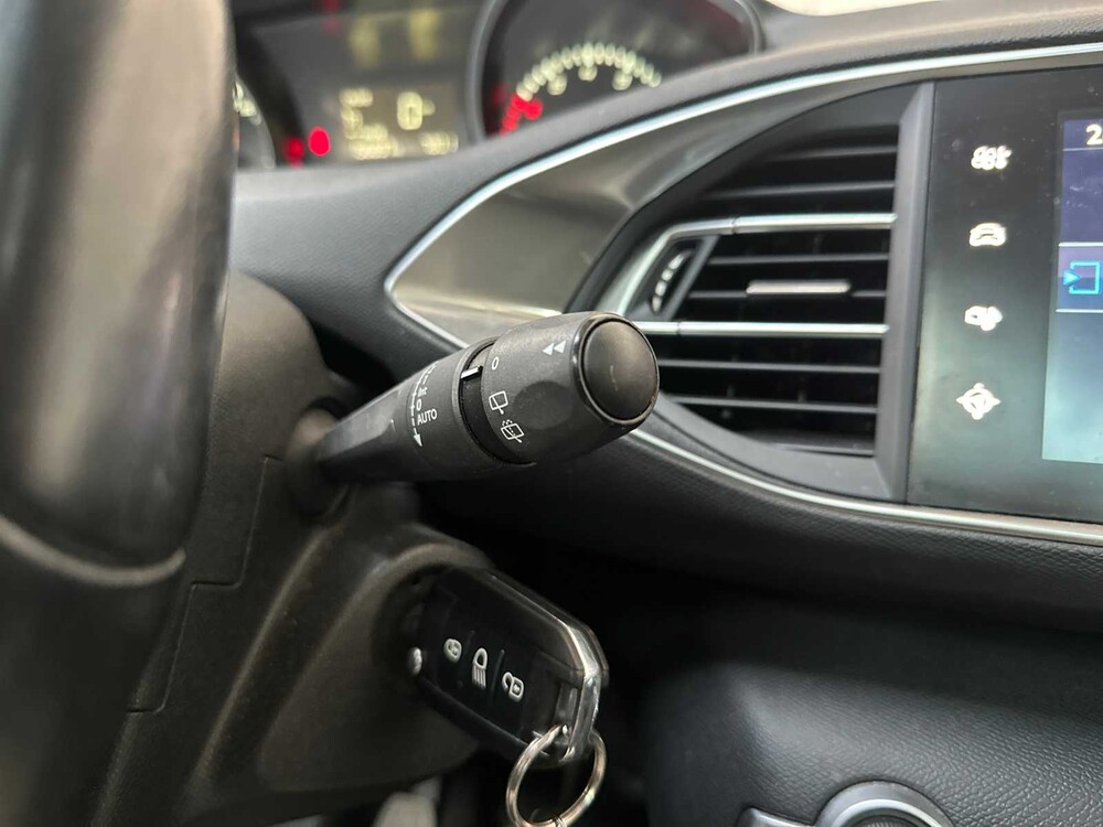 Peugeot 308 SW 1.2 PureTech Style 131hp 2016, JL-799-X