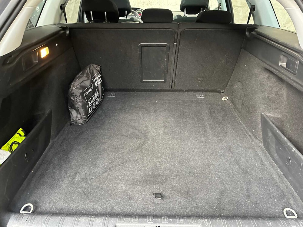 Peugeot 308 SW 1.2 PureTech Style 131hp 2016, JL-799-X