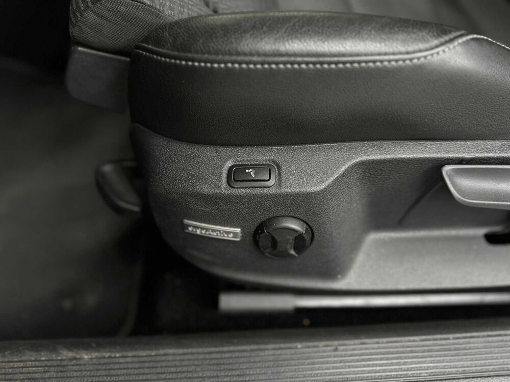 Volkswagen Golf 1.4 TSI ACT Business Edition 150hp 2015, 7-ZKB-17