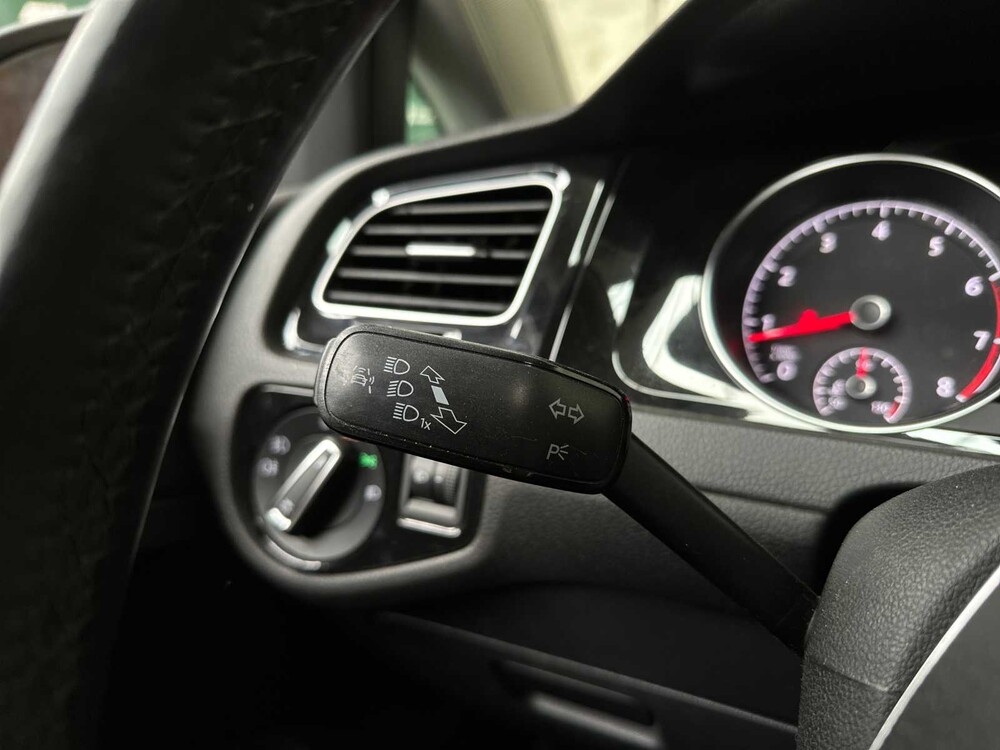 Volkswagen Golf 1.4 TSI ACT Business Edition 150hp 2015, 7-ZKB-17