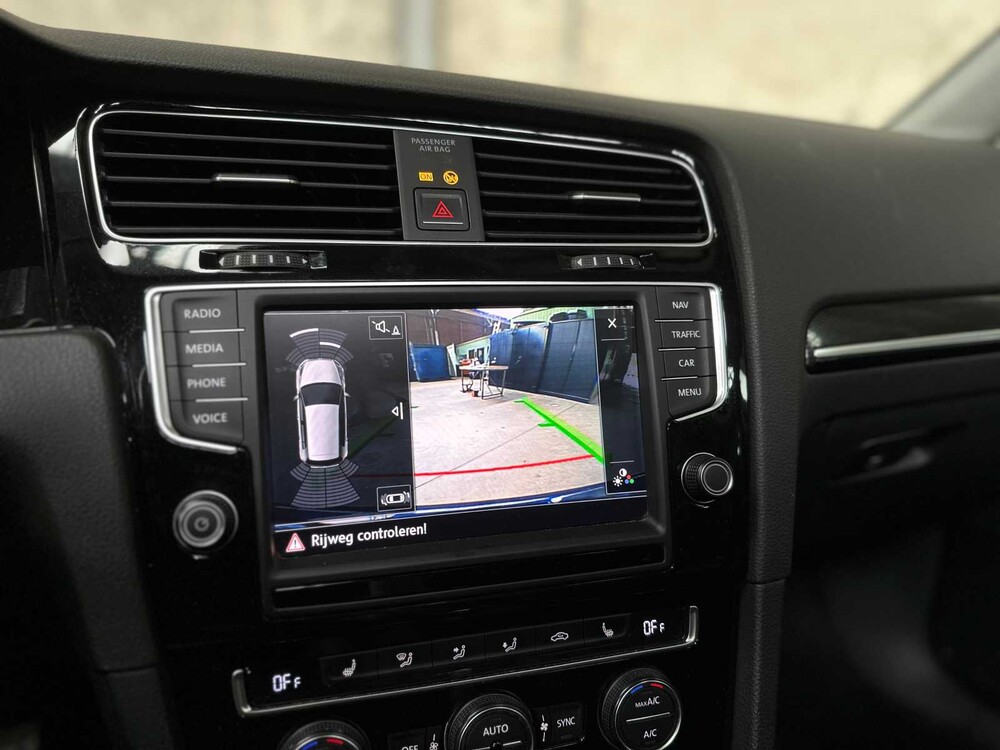 Volkswagen Golf 1.4 TSI ACT Business Edition 150hp 2015, 7-ZKB-17