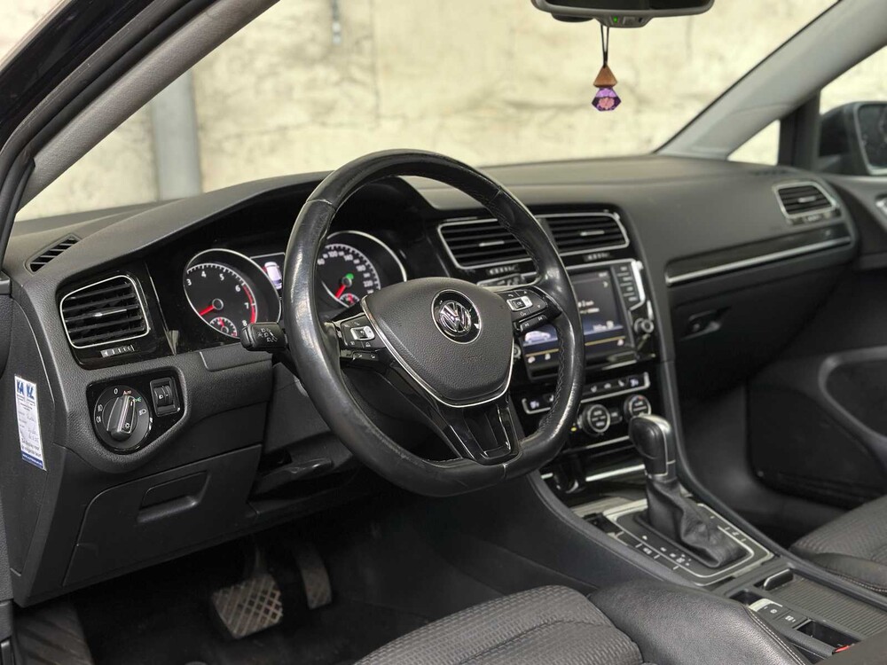 Volkswagen Golf 1.4 TSI ACT Business Edition 150hp 2015, 7-ZKB-17