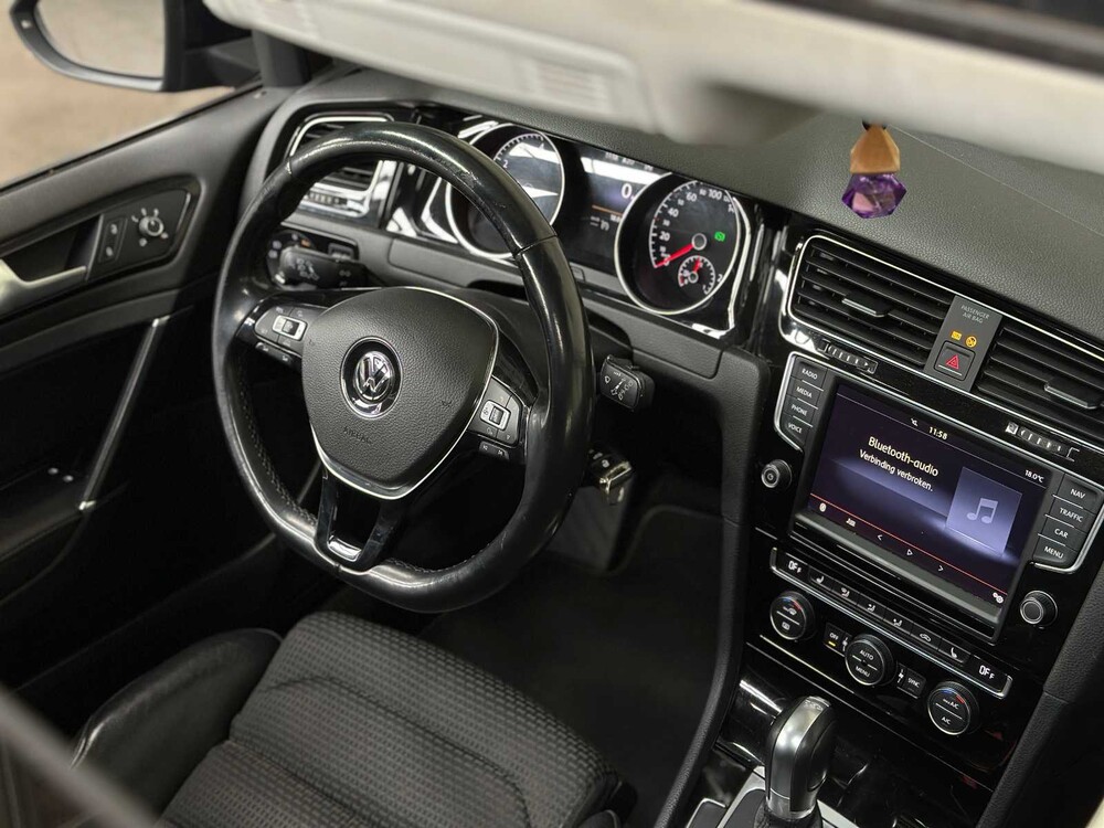 Volkswagen Golf 1.4 TSI ACT Business Edition 150hp 2015, 7-ZKB-17