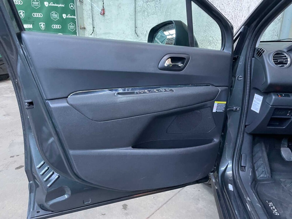 Peugeot 3008 1.2 PureTech Allure 131hp 2016, K-496-HJ