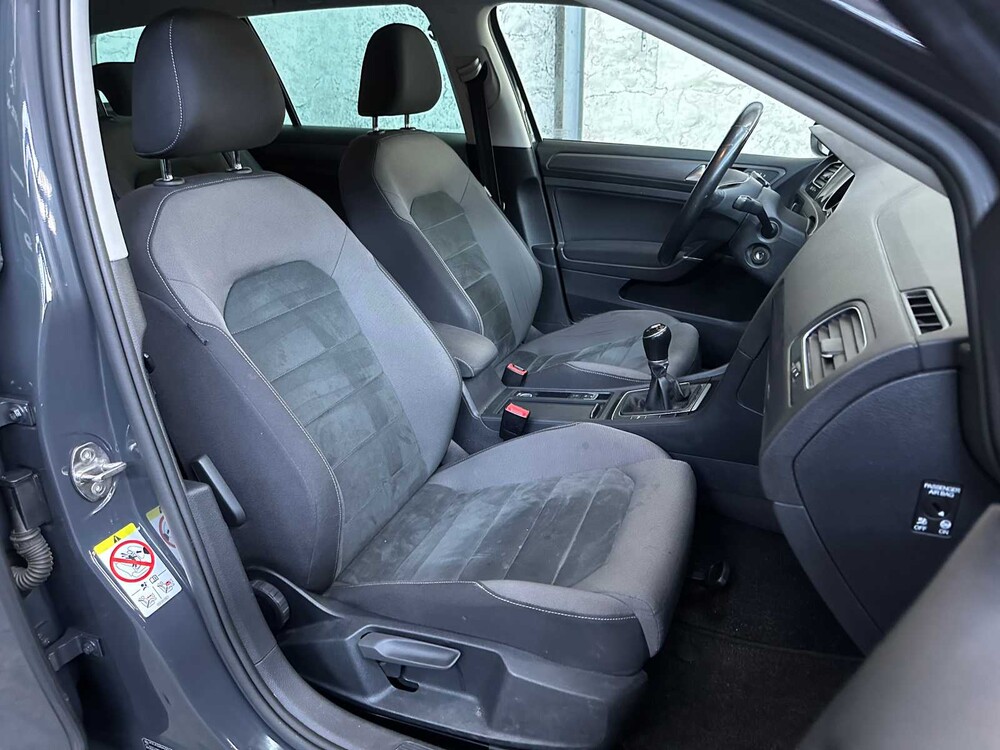 Volkswagen Golf Variant 1.5 TSI CL Bns 131hp 2019, G-820-LH