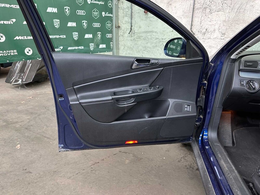 Volkswagen Passat Variant 3.2 V6 Highl. Bns 4M 250hp 2007, 79-XF-VS