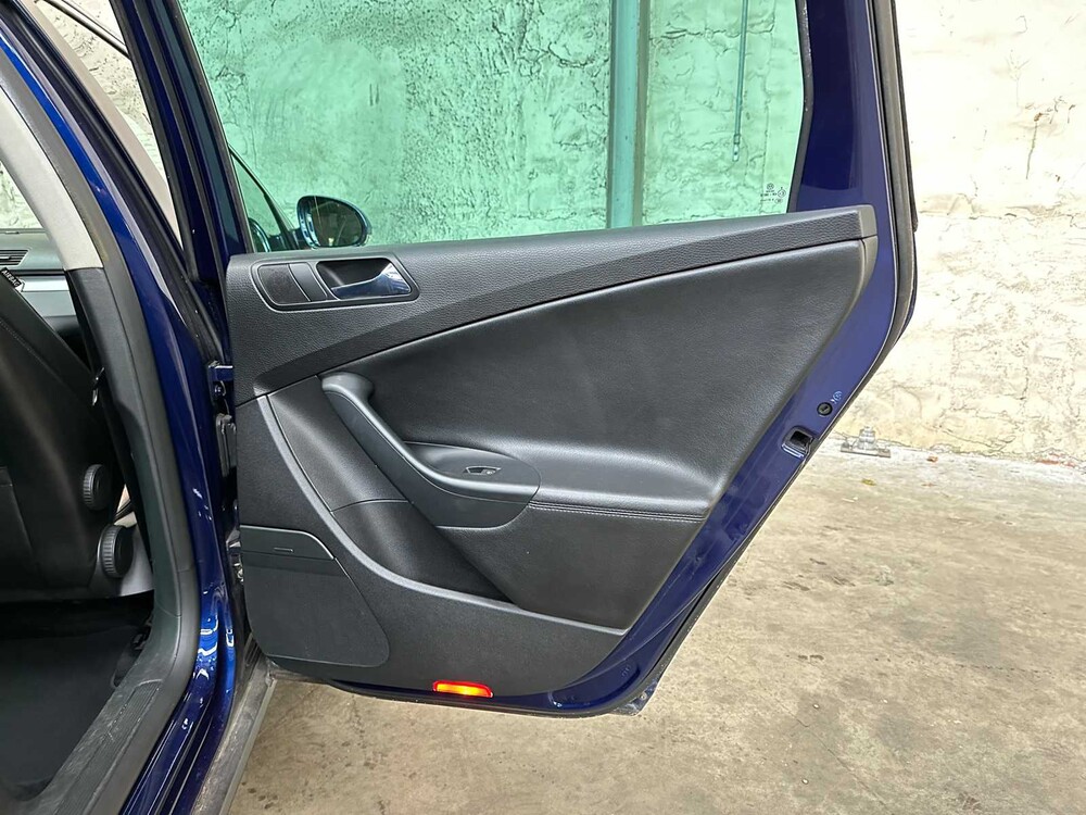 Volkswagen Passat Variant 3.2 V6 Highl. Bns 4M 250hp 2007, 79-XF-VS