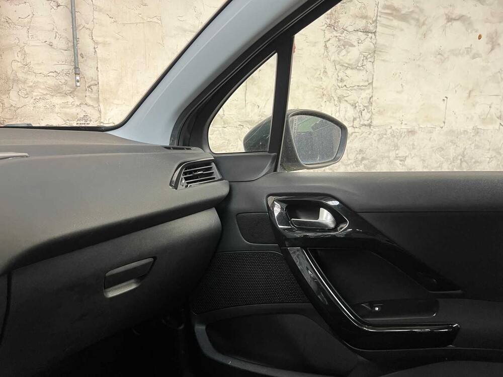 Peugeot 208 1.2 VTi Blue Lease 82hp 2012, 29-XTP-8