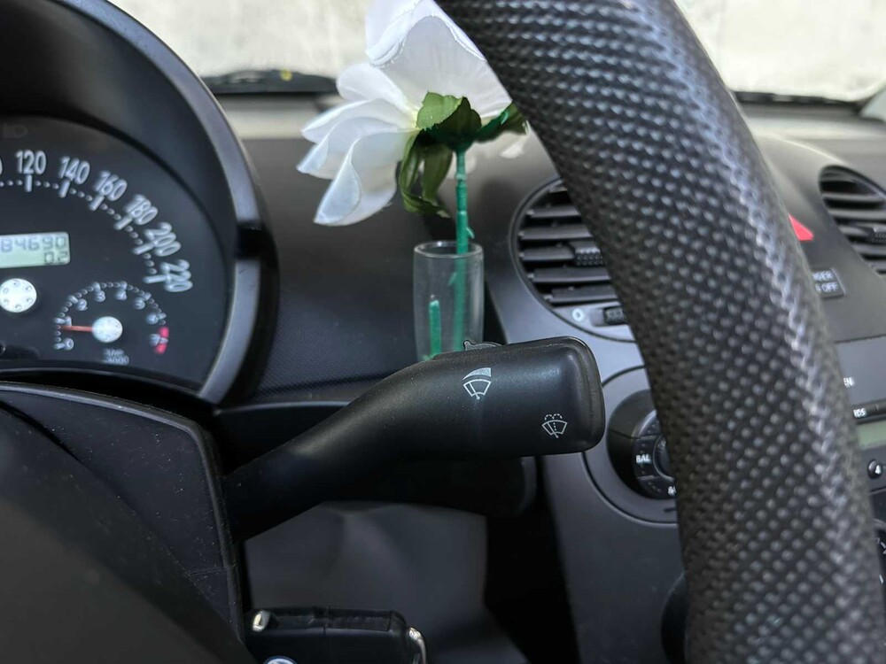 Volkswagen New Beetle Cabriolet 1.6 102hp 2003, 75-GNV-4