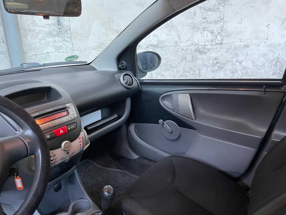 Toyota Aygo 1.0-12V Access 68hp 2010, 55-LNZ-4