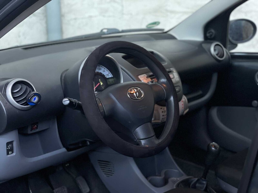 Toyota Aygo 1.0-12V Access 68hp 2010, 55-LNZ-4