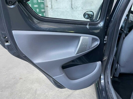 Toyota Aygo 1.0-12V Access 68pk 2010, 55-LNZ-4
