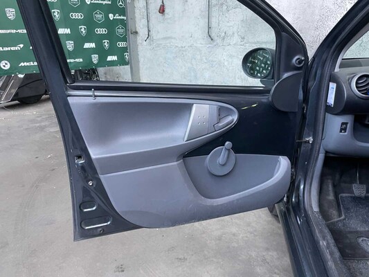 Toyota Aygo 1.0-12V Access 68pk 2010, 55-LNZ-4