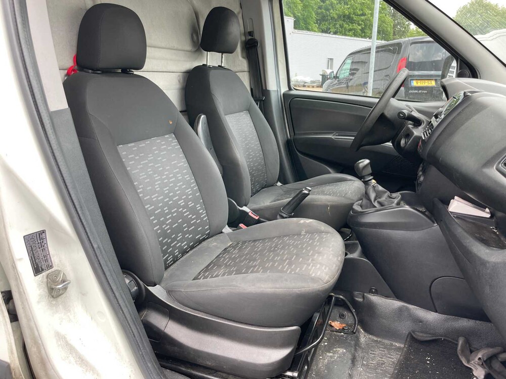 Opel Combo 1.6 CDTi L2H1 Sport 105hp 2017, V-105-GG