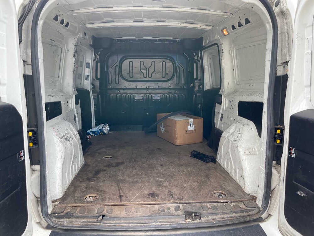 Opel Combo 1.6 CDTi L2H1 Sport 105hp 2017, V-105-GG