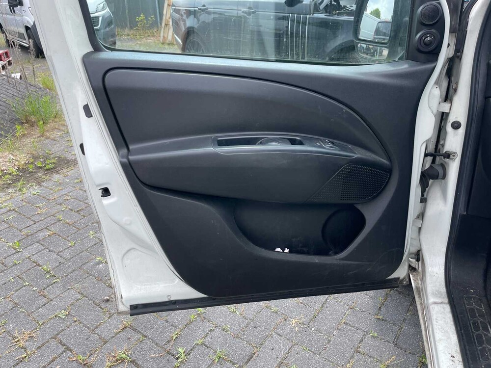 Opel Combo 1.6 CDTi L2H1 Sport 105hp 2017, V-105-GG