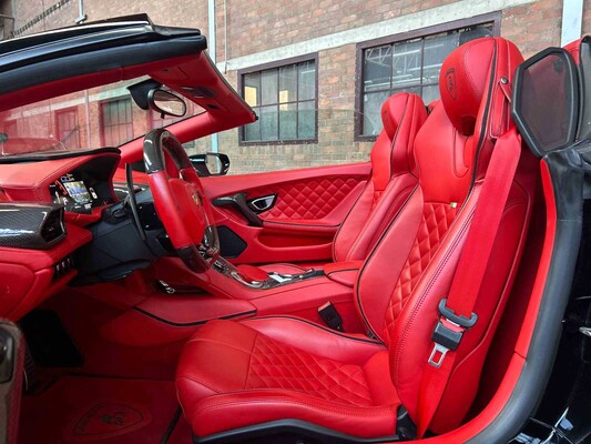 Lamborghini Huracan Spyder 5.2L V10 LP610-4 610PS 2016