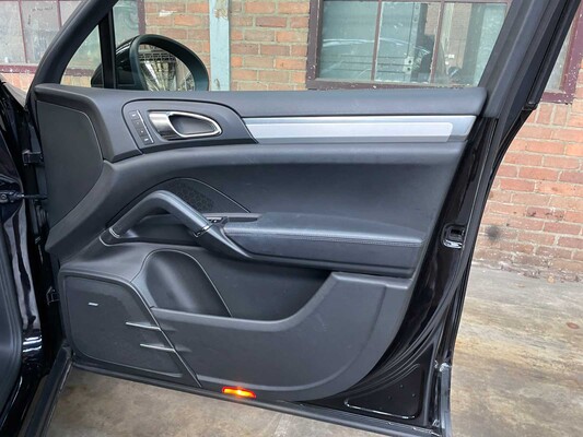 Porsche Cayenne Turbo 4.8 V8 500PS 2011