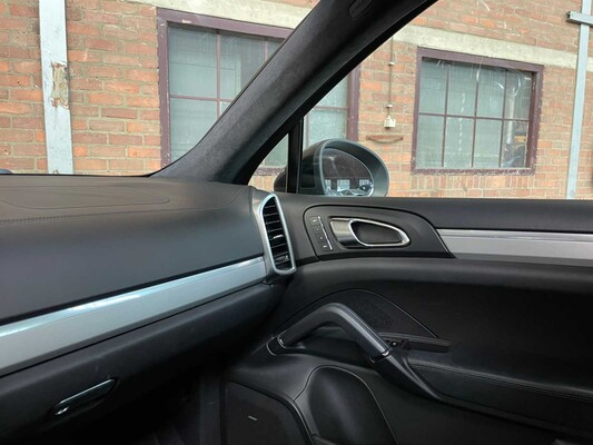 Porsche Cayenne Turbo 4.8 V8 500PS 2011