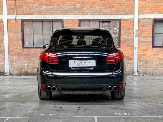 Porsche Cayenne Turbo 4.8 V8 500PS 2011