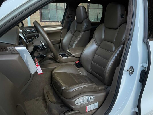 Porsche Cayenne Turbo 4.8 V8 500PS 2013 GTS Paket
