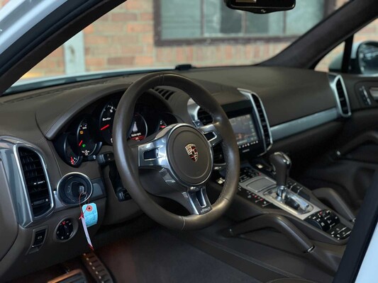 Porsche Cayenne Turbo 4.8 V8 500PS 2013 GTS Paket