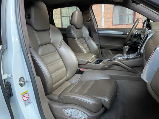 Porsche Cayenne Turbo 4.8 V8 500PS 2013 GTS Paket
