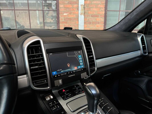 Porsche Cayenne Turbo 4.8 V8 500PS 2012